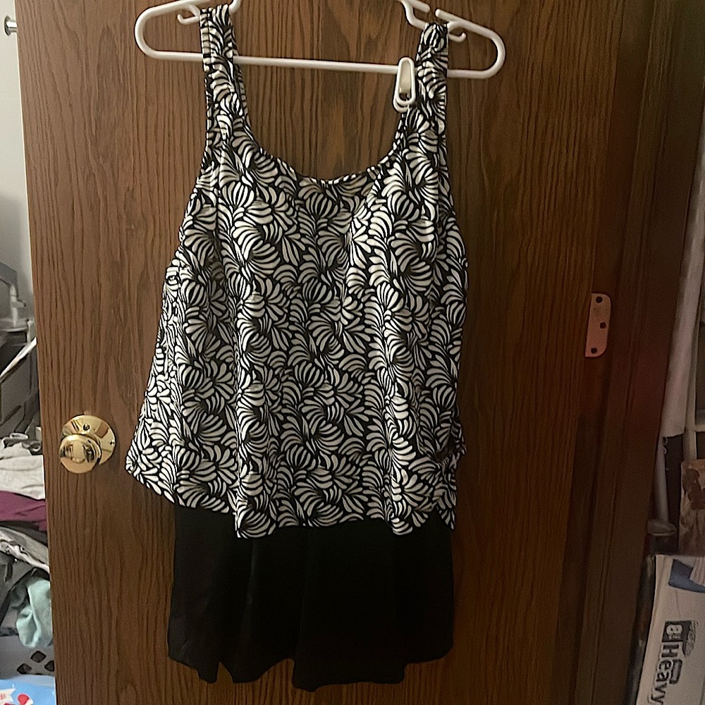Women’s one piece swimsuit 20W black and white
